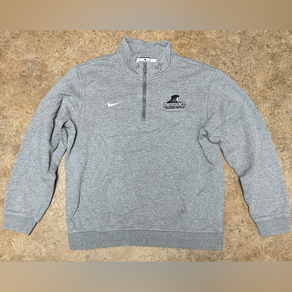 Providence College Basketball Sweatshirt Men’s L - Rare